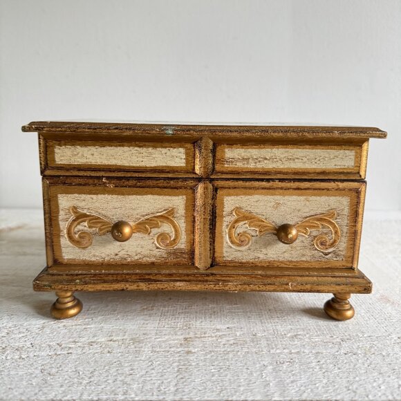 Vintage Florentine Style Gold Gilded Jewelry Box - Picture 2 of 11